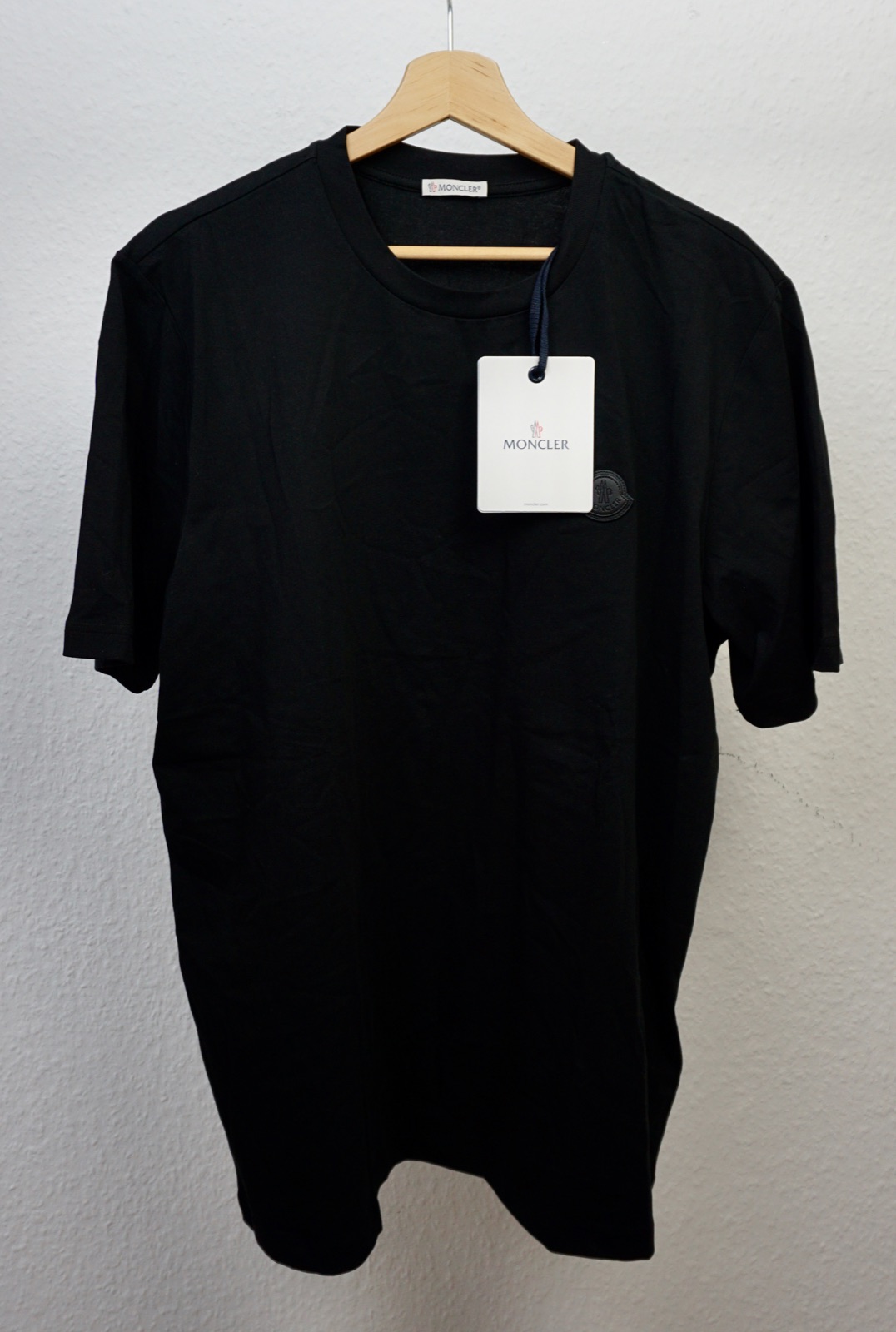 Moncler Leather Badge T-Shirt – Vorderansicht